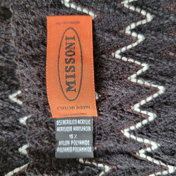 Missoni Unisex Made in Italy Chevron Black, Gray & White Fringed Knit Scarf - Picture 4 of 5